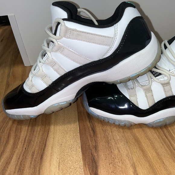 Jordan 11 Retro Low Iridescent